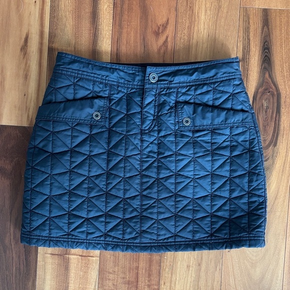North Face quilted skirt - Picture 2 of 9